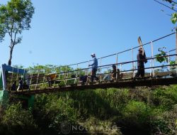 Rehab Jembatan Mriwong Dusun Tumpangreno Desa Nglayang Dilakukan Gotong Royong