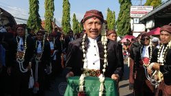 Saat Kirab Bedhol Pusaka Warnai Malam 1 Suro, Kades Nglayang Bawa Angking Cinde Puspito